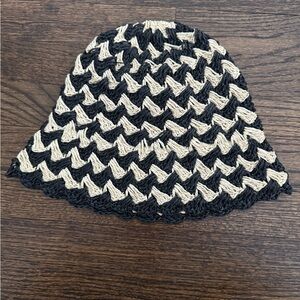 Size S Zara Black and Cream Woven Hat